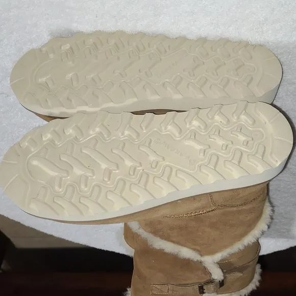 Bearpaw Lorna Tall Boots Size 6 Women's