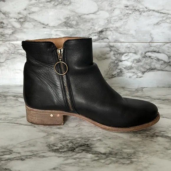 Beek | women’s size 9 Quail black leather ankle boots booties