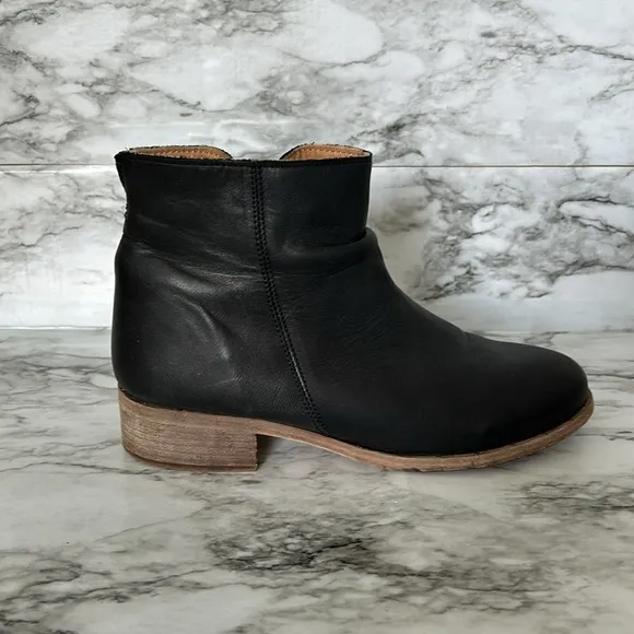 Beek | women’s size 9 Quail black leather ankle boots booties