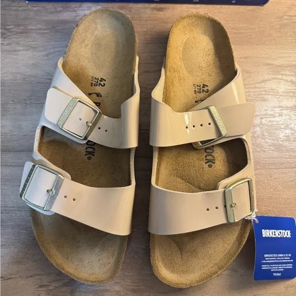 Birkenstock Arizona High Shine in Sand