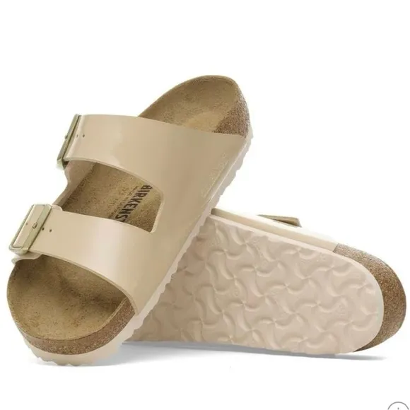 Birkenstock Arizona High Shine in Sand