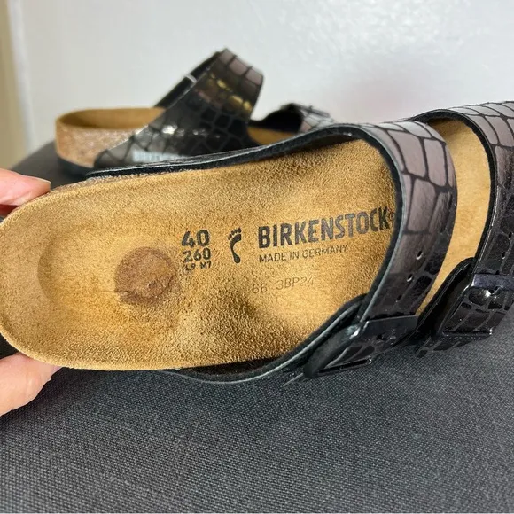 Birkenstock Women’s Arizona Gator Gleam Two-Strap Comfort Sandal Size 40