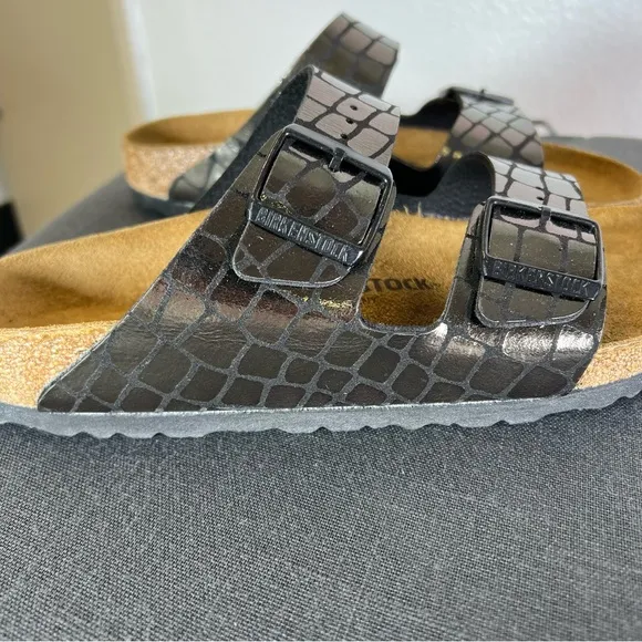 Birkenstock Women’s Arizona Gator Gleam Two-Strap Comfort Sandal Size 40