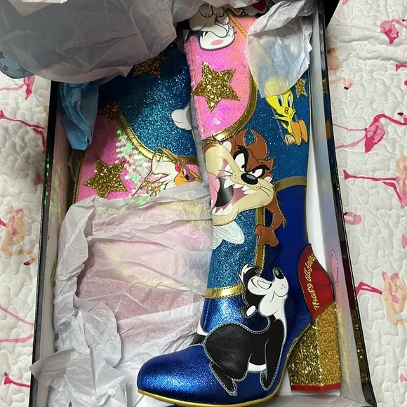 BNIB brand new Irregular Choice Looney Tunes Running Around Tall Heel Boots WB