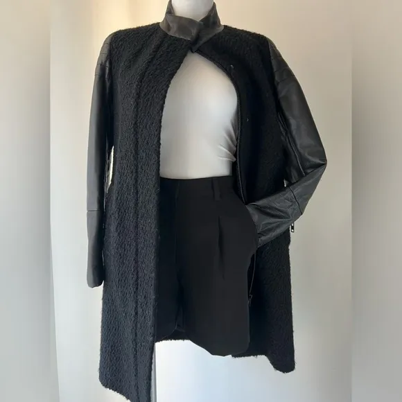 BNWT ELIE TAHARI HIGH WAISTED PLEATED SHORT BLACK SIZE 4 MUST HAVE THIS SEASON