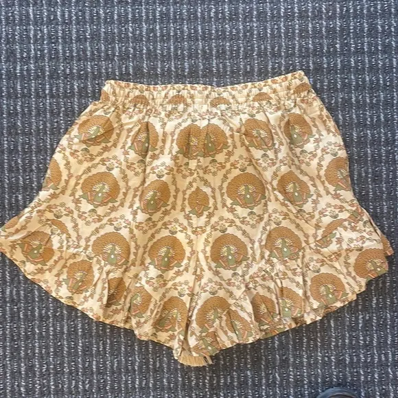 BNWT Spell Château Flutter Short SMALL