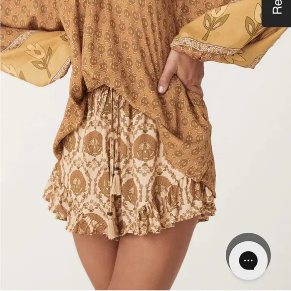 BNWT Spell Château Flutter Short SMALL