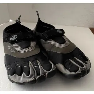 Body Glove Water Shoes Mens 10 M 3T Barefoot Max Black Gray Color Block Mesh