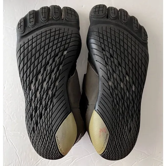 Body Glove Water Shoes Mens 10 M 3T Barefoot Max Black Gray Color Block Mesh