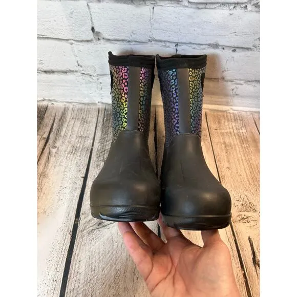 BOGS Girl’s Neo Classic Rainbow Leopard Pull-On Boots / Size: 13