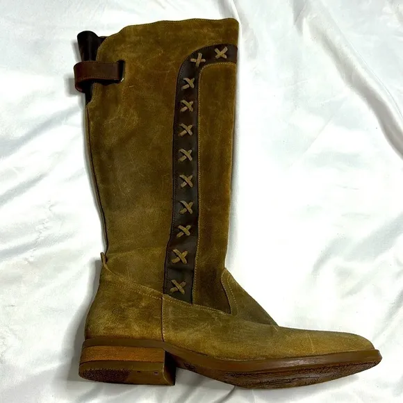 BORN Albi Tall Boots In Natural distressed