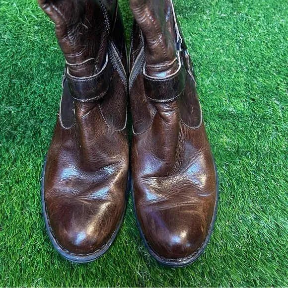 Born Brown Heeled Boots Equestrian Style