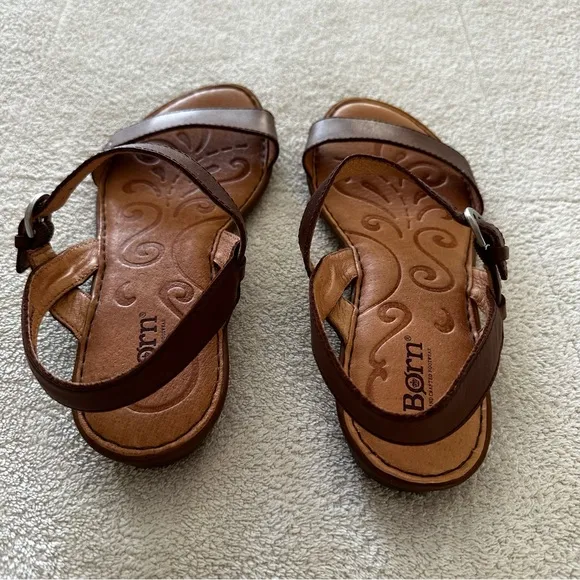 Born Brown Leather Comfort Buckle Strap Sandals 8
