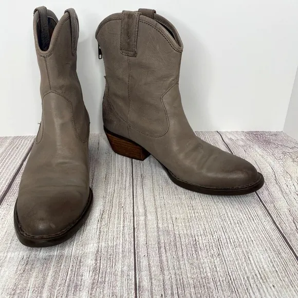 BORN Grey / Taupe Leather Short Heel Western Boots Back Zipper Size 9M