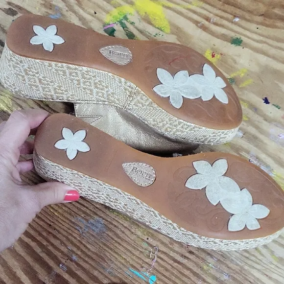 Born Women's Tan Slide Sandals