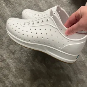 Boys LIKE NEW Native white shoes