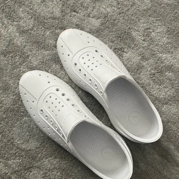 Boys LIKE NEW Native white shoes