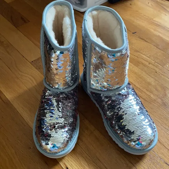 BRAND NEW UGG Silver Sequin Short Winter Boots