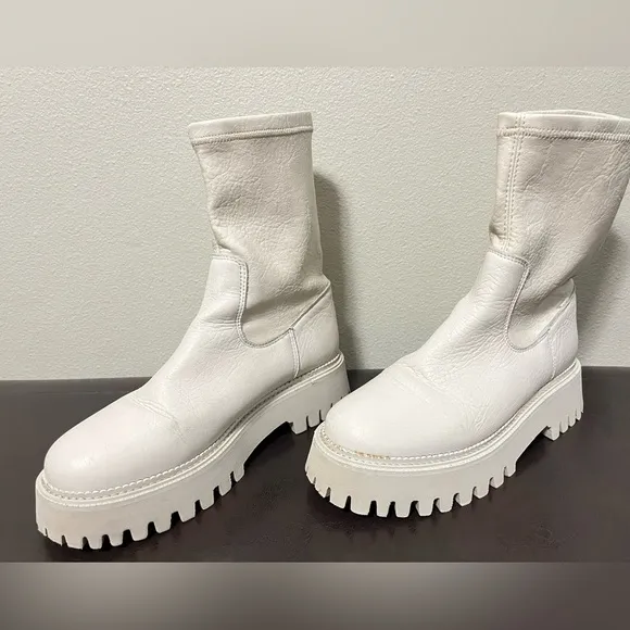 BRONX | Groovy Stretch Winter White Chelsea Boots