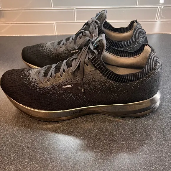 Brooks Levitate 2 Mens Running Walking Shoes Gray Athletic Sneaker Size …