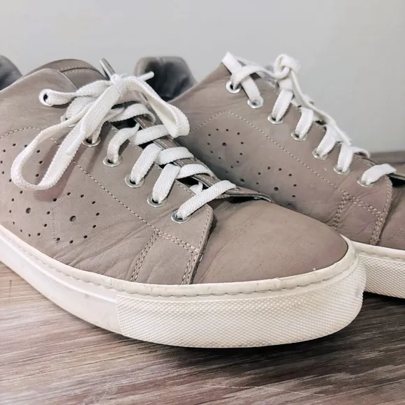 BUGATCHI Solid Nubuck Leather Sneaker Size 10.5