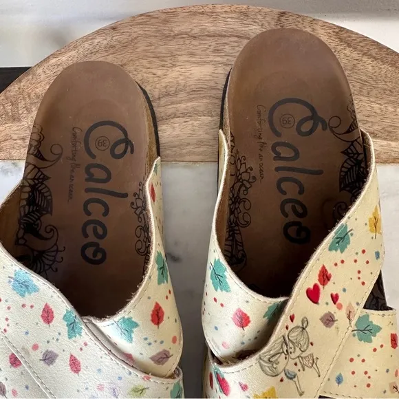 Calceo COLORFUL AUTUMN LEAVES AND HEARTED GIRL AND BOYPATTERNED SANDAL 39 8.5
