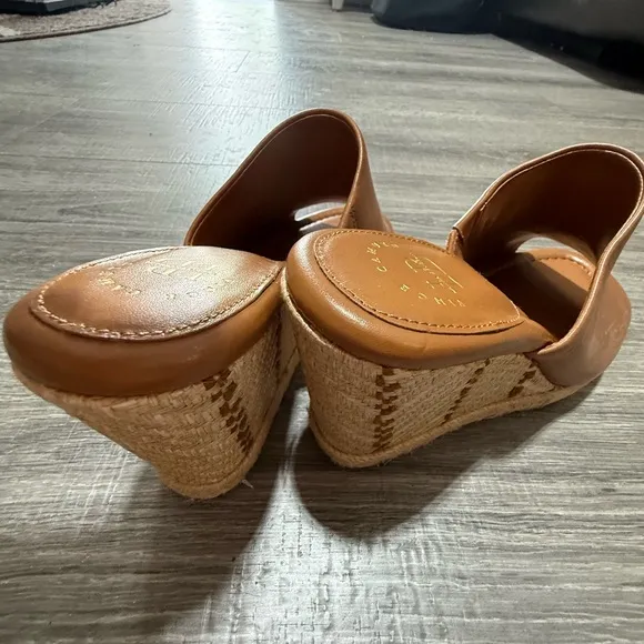 Camel Brown Women's Slide Sandals