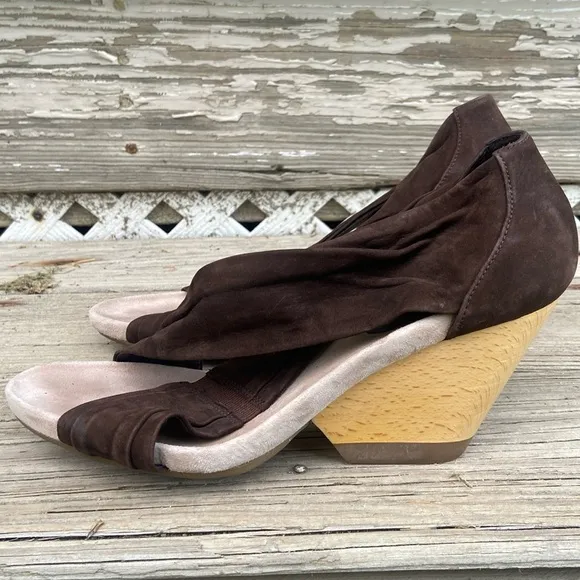 Camper Dark Brown Suede Leather Strap Wood Wedge Heel Sandals Women's Size 10