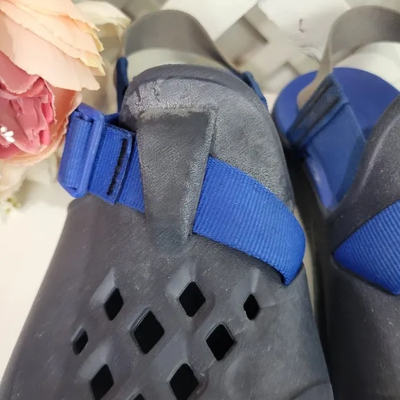 Chaco Men's Navy Chillos Clog Water Shoe Sandal Size 8