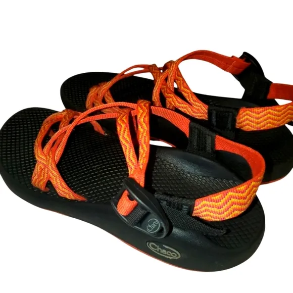 CHACO ZX/2 Classic Rainbow Orange/Yellow Strappy Buckle Vibram Sandals Women's 9