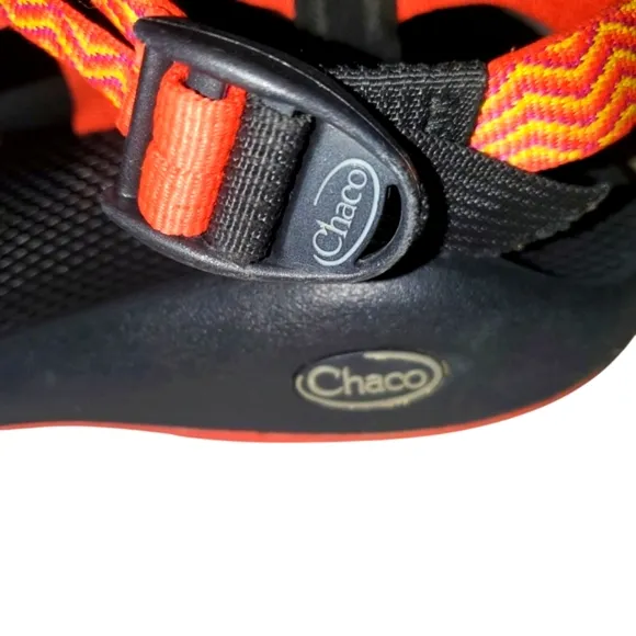 CHACO ZX/2 Classic Rainbow Orange/Yellow Strappy Buckle Vibram Sandals Women's 9