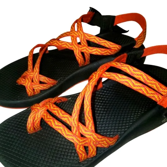 CHACO ZX/2 Classic Rainbow Orange/Yellow Strappy Buckle Vibram Sandals Women's 9