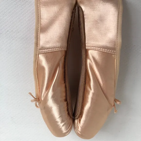 CHACOTT VERONESE POINTE SHOES, Royal Pink, C 23 H