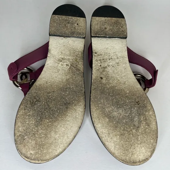 Chanel sandals flip flops women size 38.5 US 7.5 purple leather silver logo