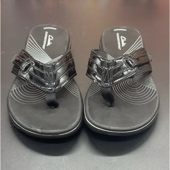 Clark’s Breeze Sea Black Patent Faux Leather Flip Flops SZ8