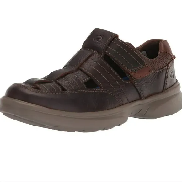Clarks Men's Bradley Cove Brown Pebbled Leather Cut Out Upper Shoes Size 8M