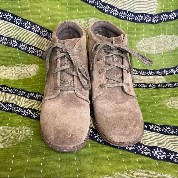Clarks Sashlin Sue Olive Suede Ankle Booties Size 7