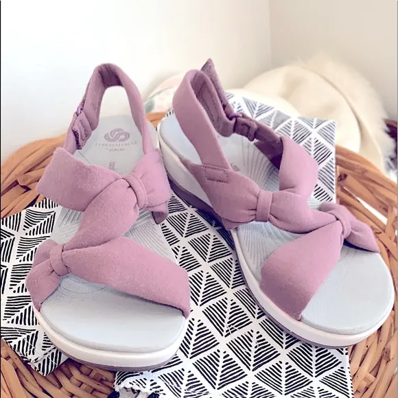»—Clarks—»Cloudsteppers Adjustable Strappy Cloth Sandals Open-Toe  Soft Cushion