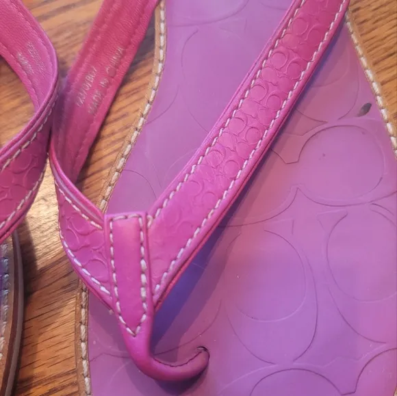 Coach CC Print Signature Hot Pink Fuschia Flip Flops Sandals Shoes 8.5