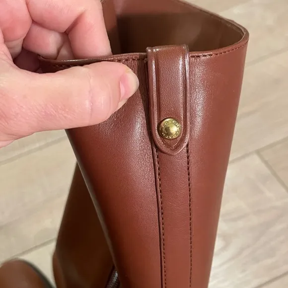 COACH Essex Boots. Dark Saddle. 5M