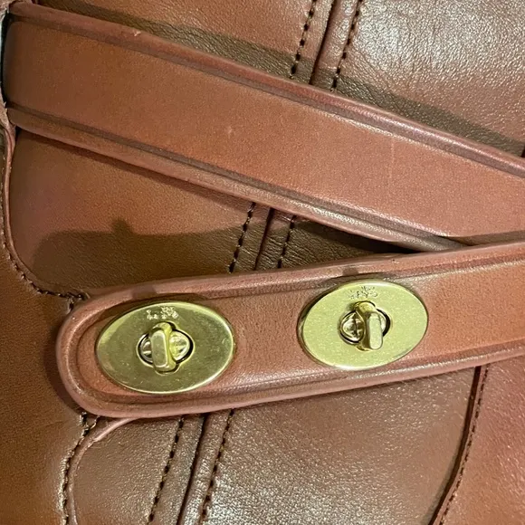 COACH Essex Boots. Dark Saddle. 5M