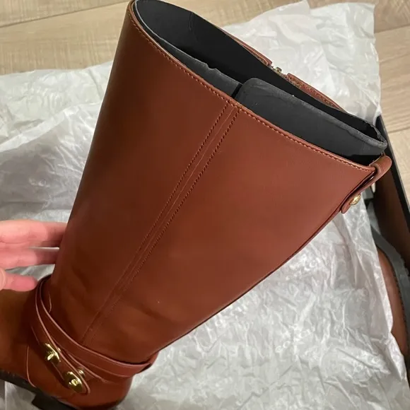 COACH Essex Boots. Dark Saddle. 5M