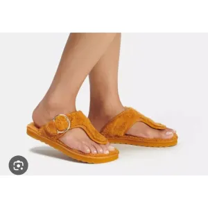 Coach Hollie Flip Flops Plush Shearling Slip On Thong Sandals Butterscotch Sz 9B