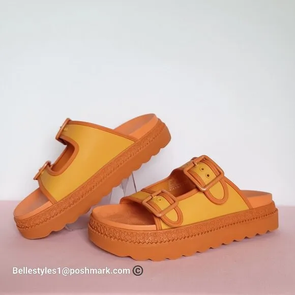 COACH Lainey Slip-on Double Buckle Sandal- Honeycomb color. Women’s Size 9B