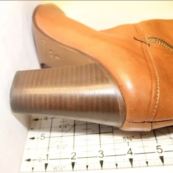 Coach Therese Brown Leather Heeled Zip Tall  Boots 8.5 * LIKE NEW.