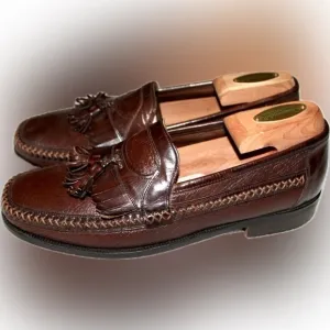 Cole Haan 8 brown leather.  95% soles remaining.  Excellent condition.‌‌‌‌‌‌‌‌‌