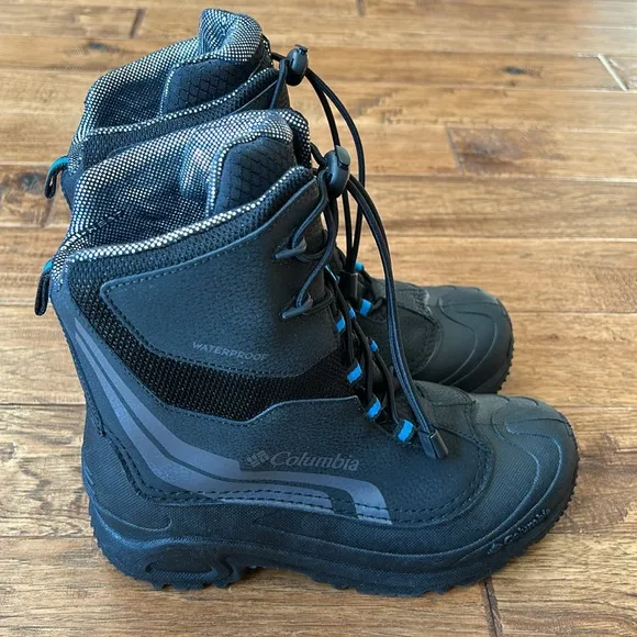 Columbia Youth Bugaboot Plus IV Omni-Heat Snow Boots Black Size 7 New In Box