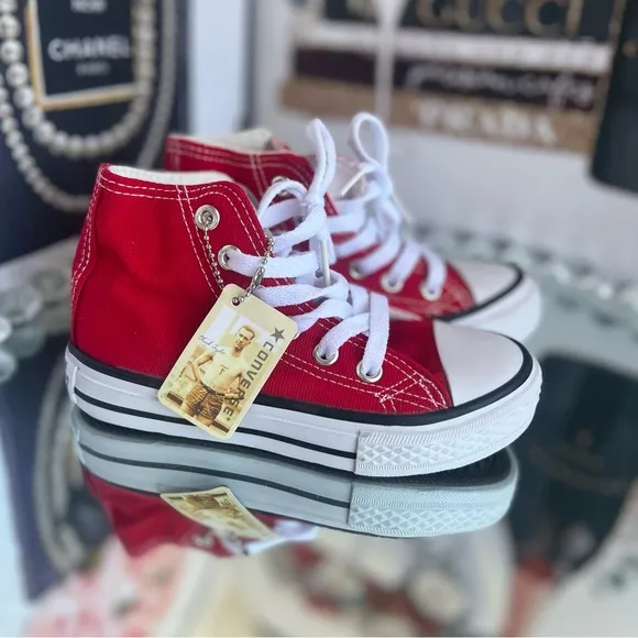 Converse Chuck Taylor All Star Hi kids Shoe Size 11.5