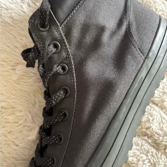Converse Chuck Taylor High-Top Water Resistant Men's Shoes