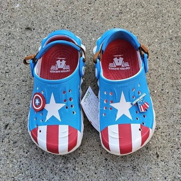 Crocs Captain America sandals youth boys size J4